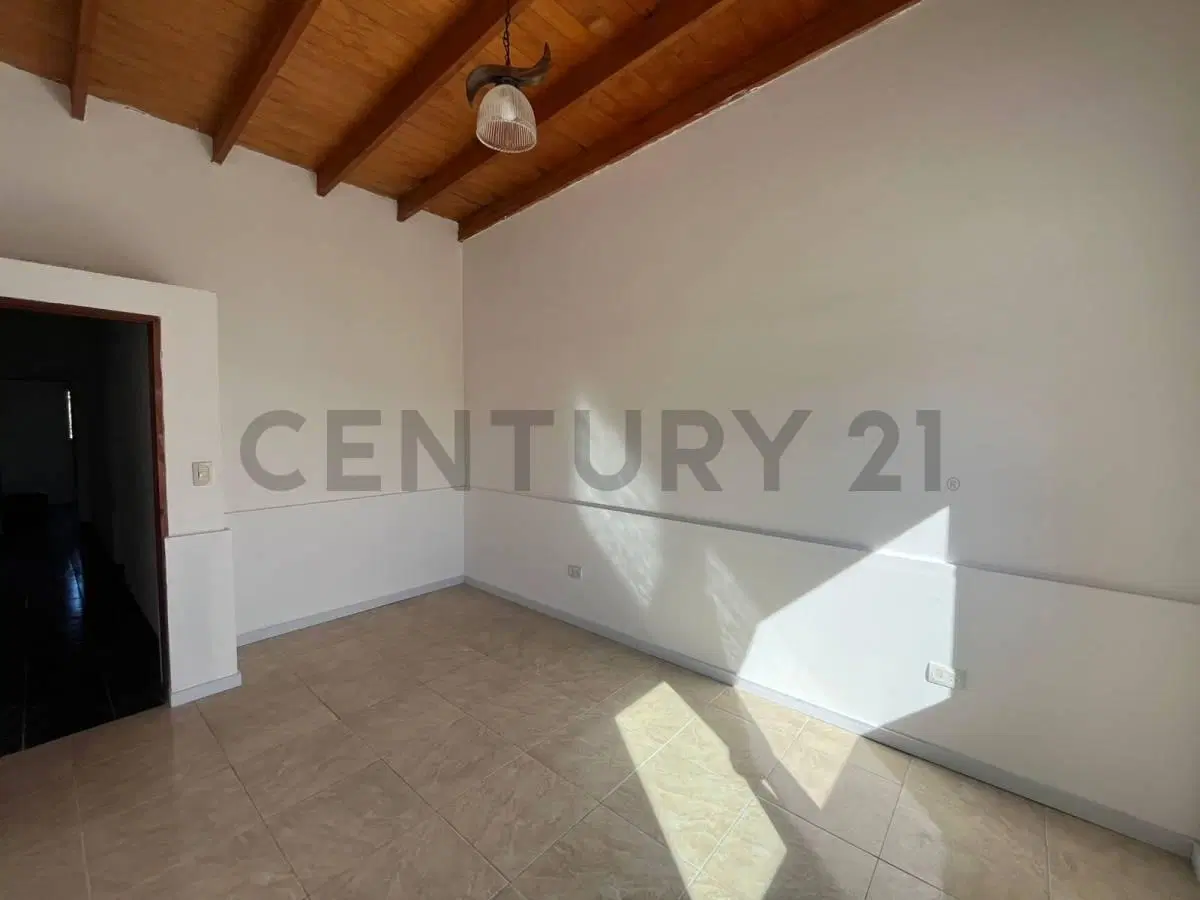 Casa de 3 Dormitorios en Venta en Sicardi 2