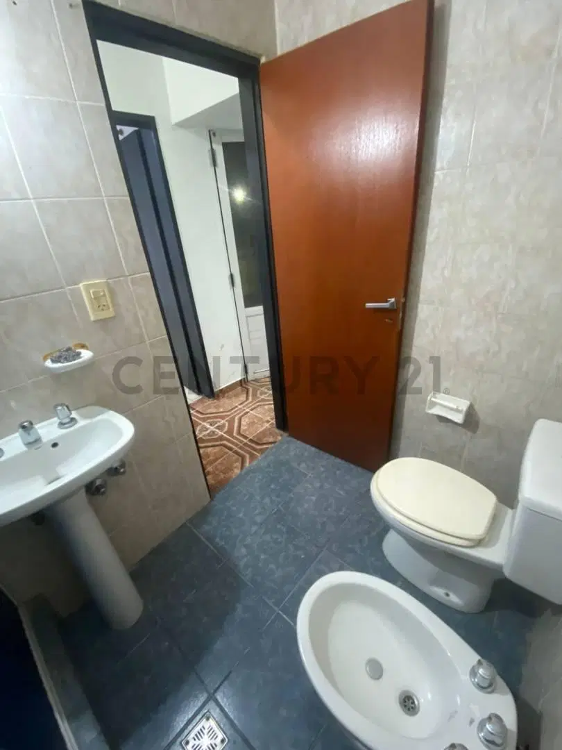 Ph de 1 Dormitorio en Venta en Los Hornos 5
