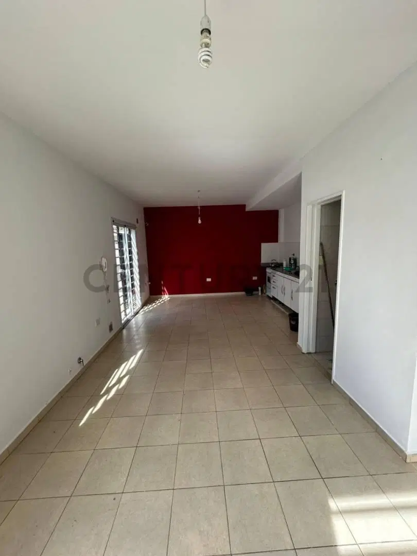 Duplex de 2 Dormitorios con Cochera en Venta en Ringuelet 1
