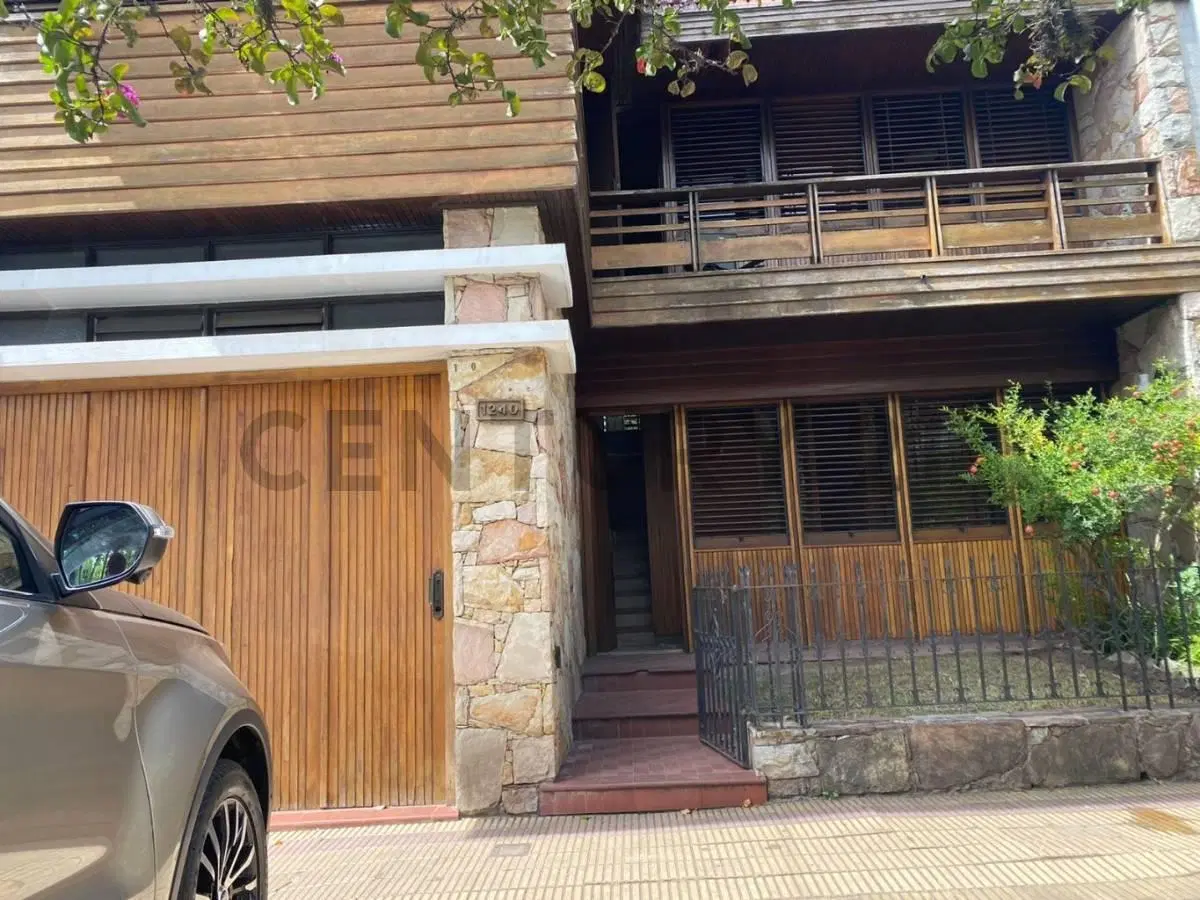 Casa de 3 dormitorios en Alquiler en La Plata 3
