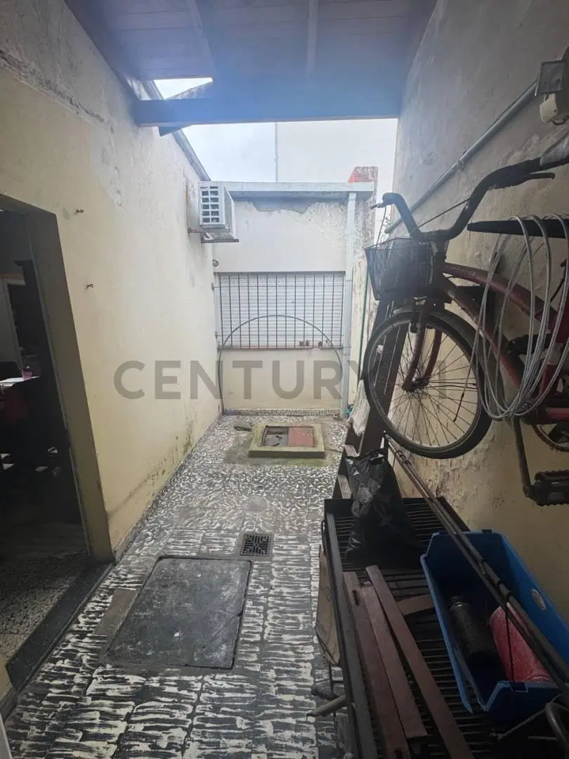 Ph de dos dormitorios y dos patios en venta, La Plata 5