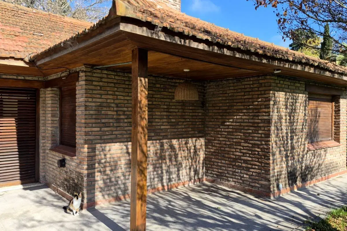 CASA DE 3 DORMITORIOS EN ALQUILER, CITY BELL 5
