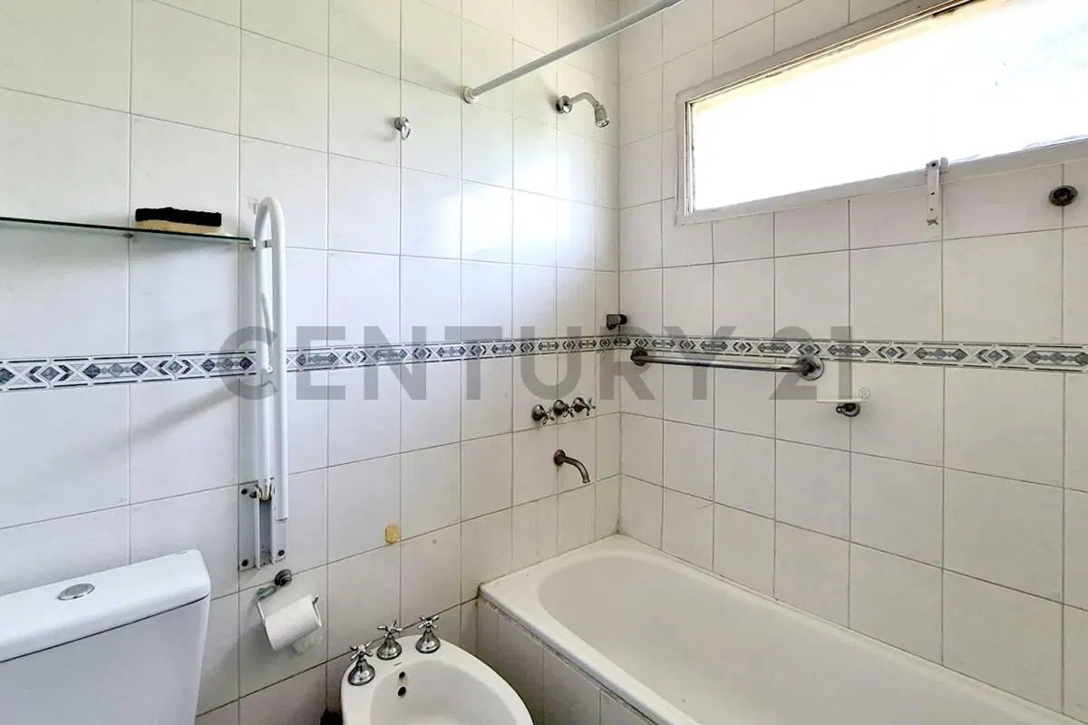 CASA DE 3 DORMITORIOS EN ALQUILER, CITY BELL 3