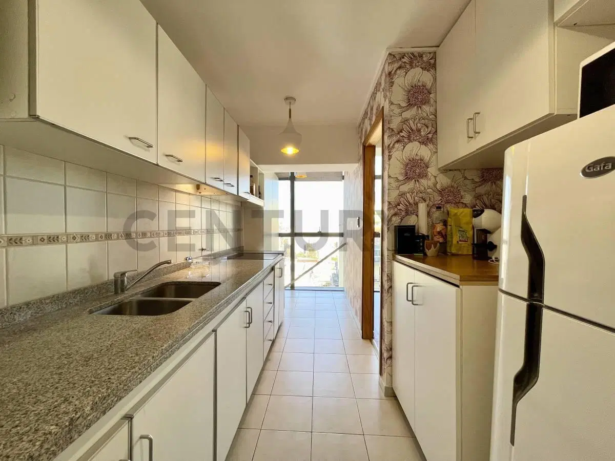 Semipiso de Categoria de 2 Dormitorios - Edificio Bayón 8