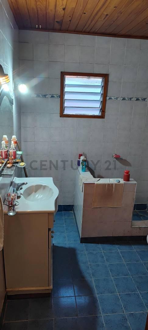 Casa en Venta con Parque y Pileta en Olmos
