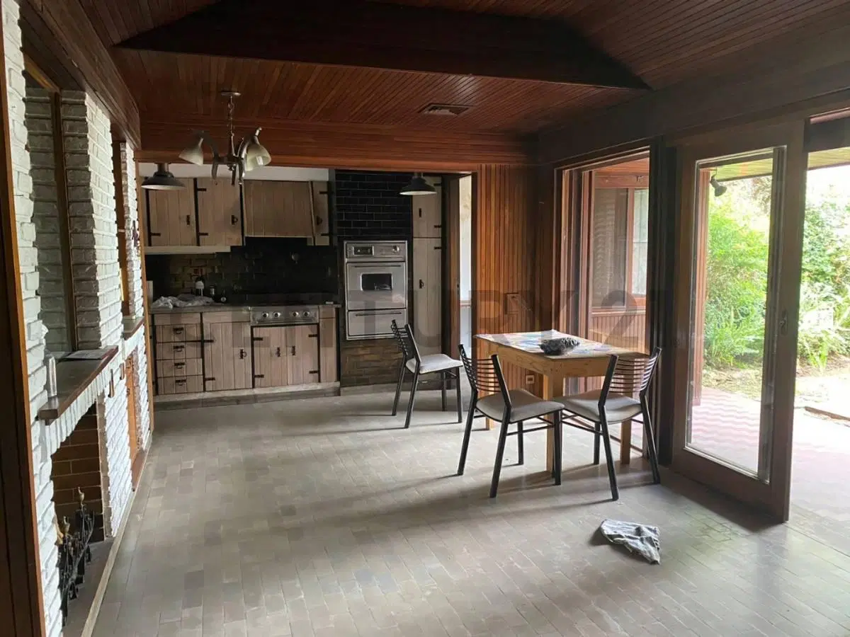 Casa de 3 dormitorios con cochera en La Plata 3