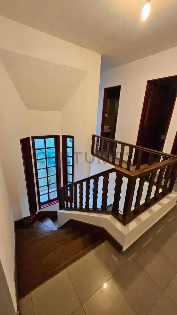Casa de 3 Dormitorios con Cochera en Alquiler 5
