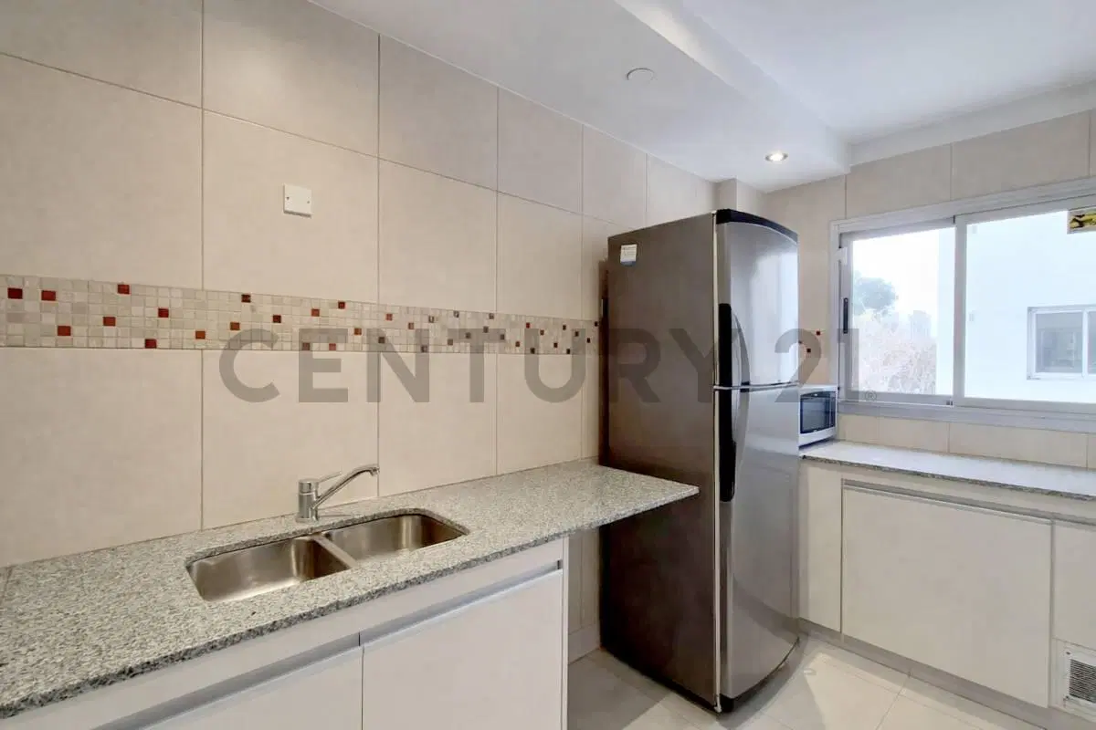 Departamento de 3 Dormitorios con Cochera en Venta 2