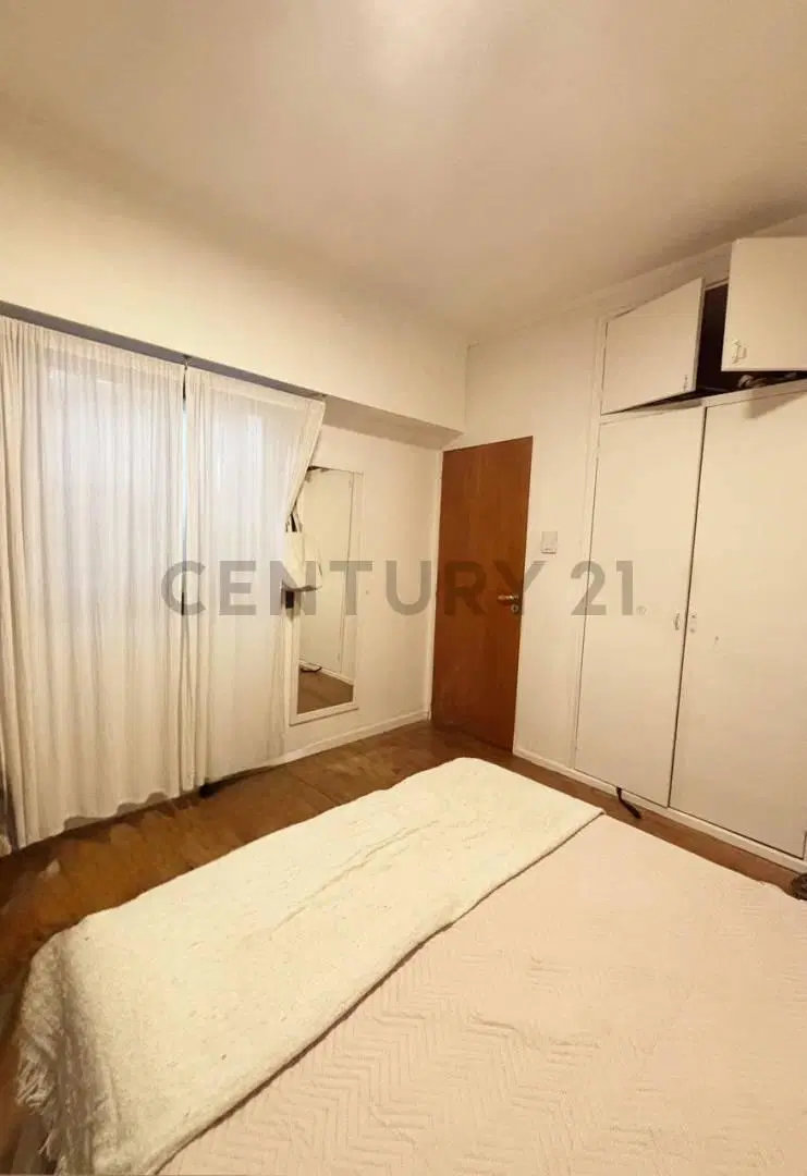 Ph de 1 Dormitorio Refaccionado a Nuevo con Patio en Venta en La Plata 4