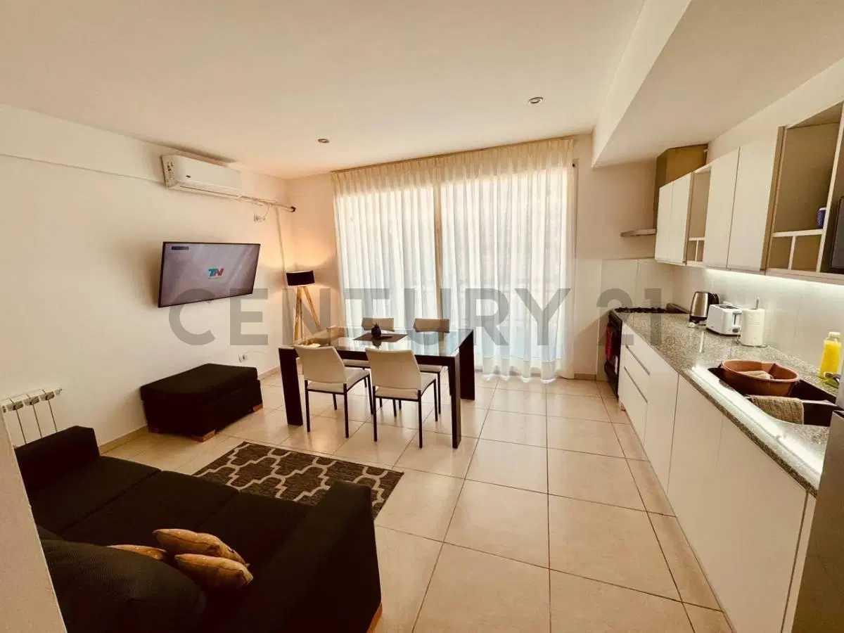 Departamento de un dormitorio con cochera en venta, La Plata 1