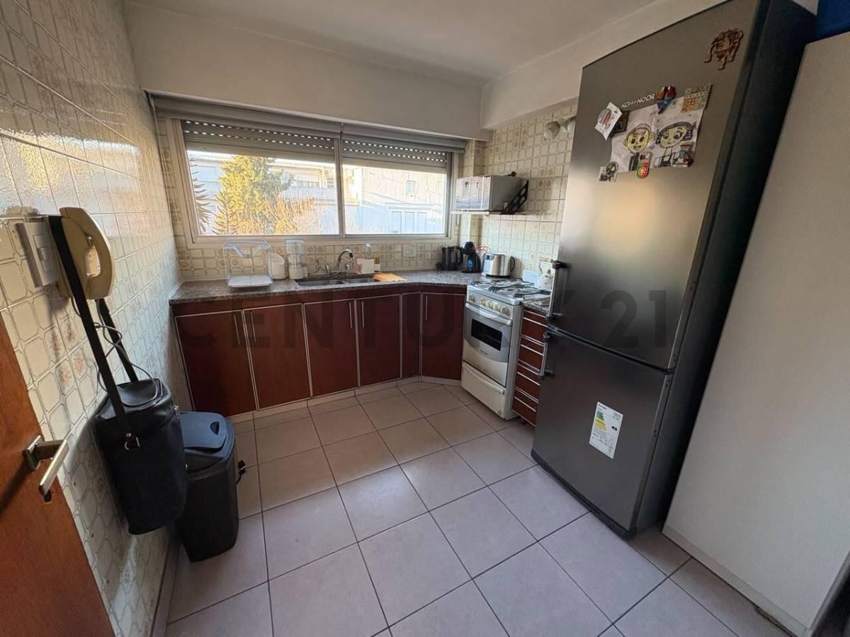 Foto de Departamento de 2 Dormitorios con Cochera Cubierta en Venta, imagen 3