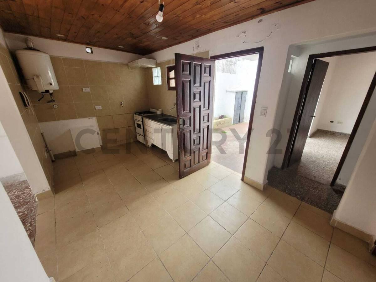 Foto de Ph de 2 Dormitorios con Patio en Alquiler - Paque Castelli, imagen 5