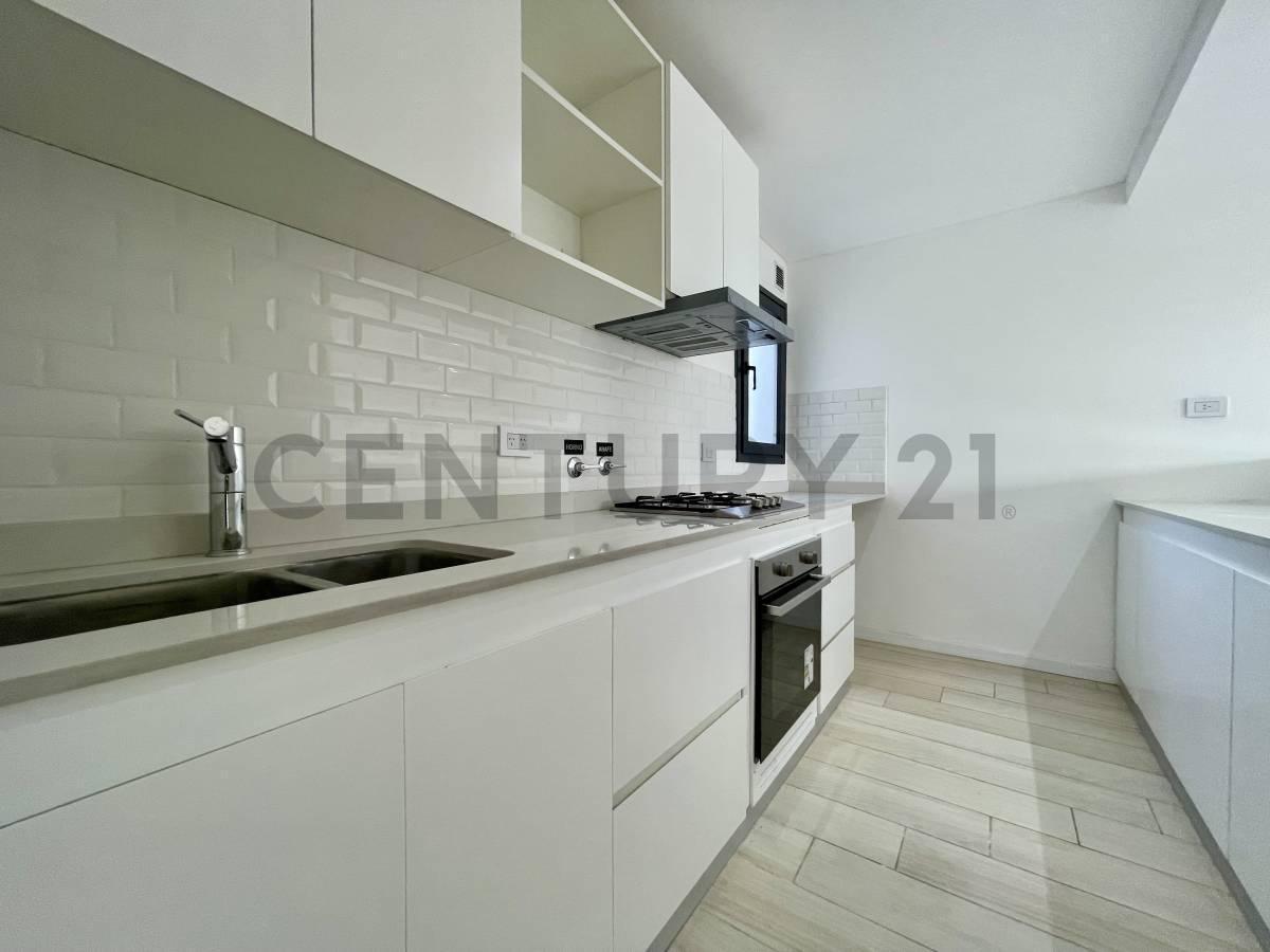 Foto de Semipiso de 2 Dormitorios con 2 Cocheras Cubiertas en Venta, imagen 3