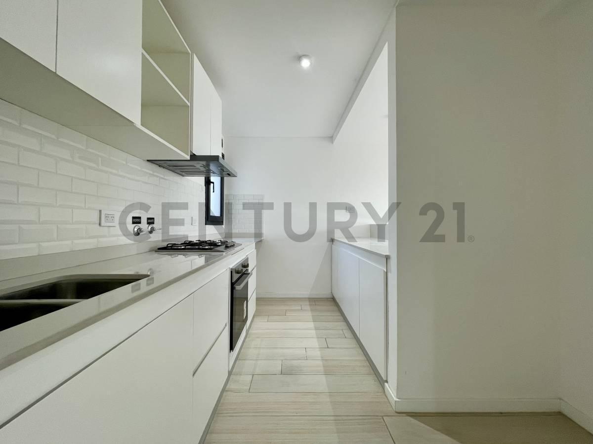 Foto de Semipiso de 2 Dormitorios con 2 Cocheras Cubiertas en Venta, imagen 2