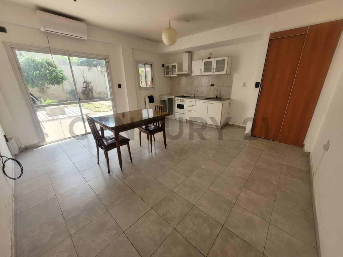 Foto de Departamento de 1 dormitorio con patio en venta en La Plata, imagen 2