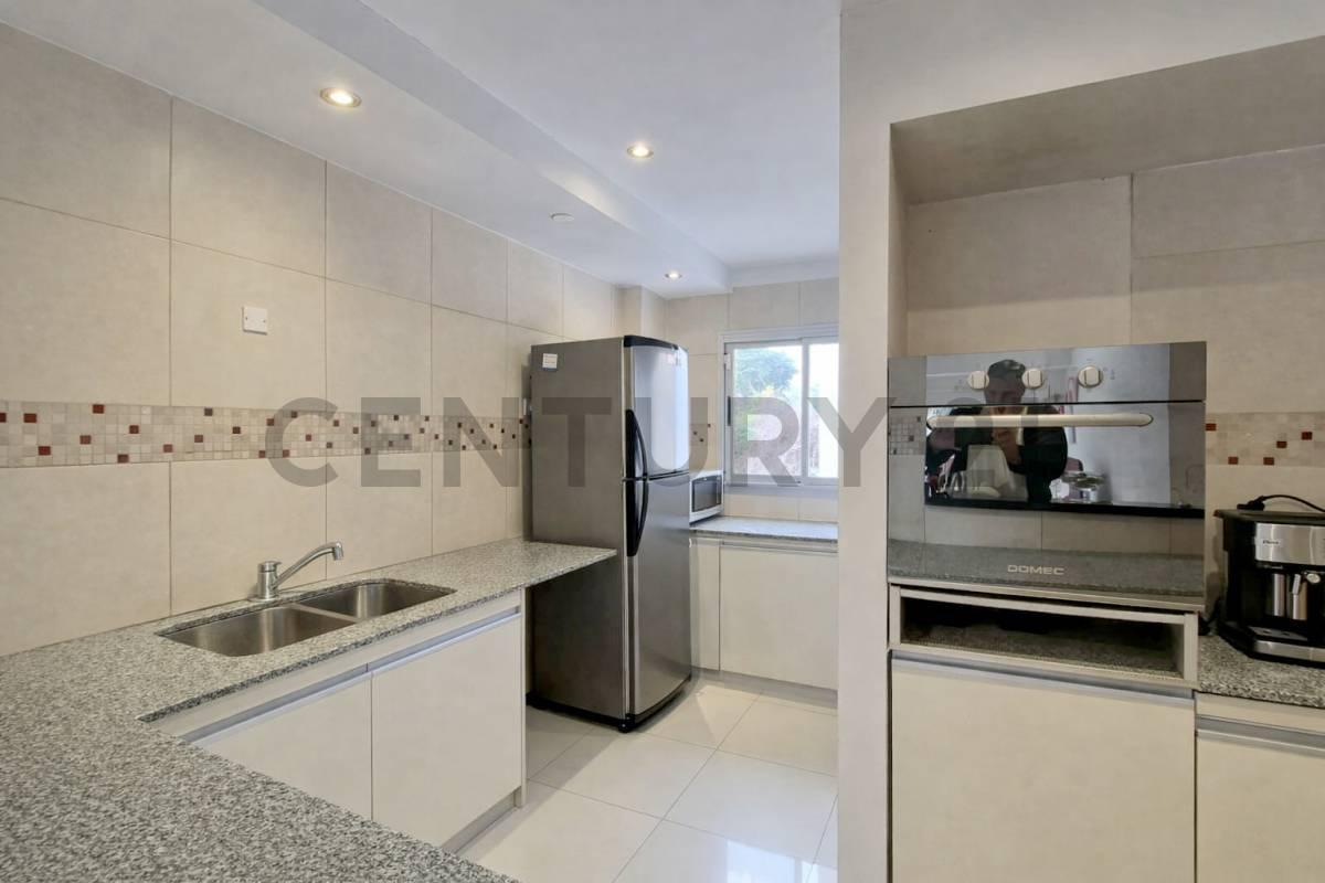 Foto de Departamento de 3 Dormitorios con Cochera en Venta, imagen 2
