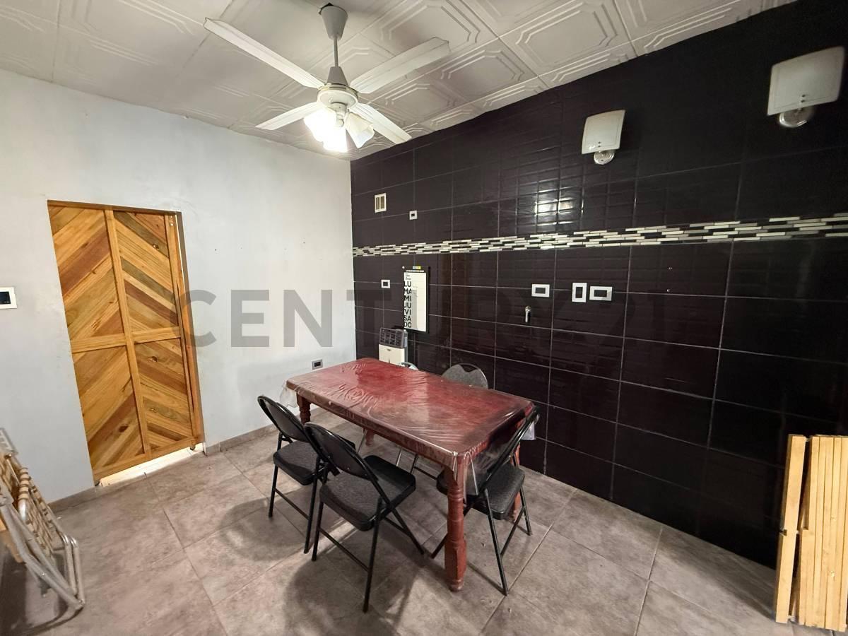 Foto de Casa de 3 dormitorios con Pileta en Venta en Sicardi, imagen 2
