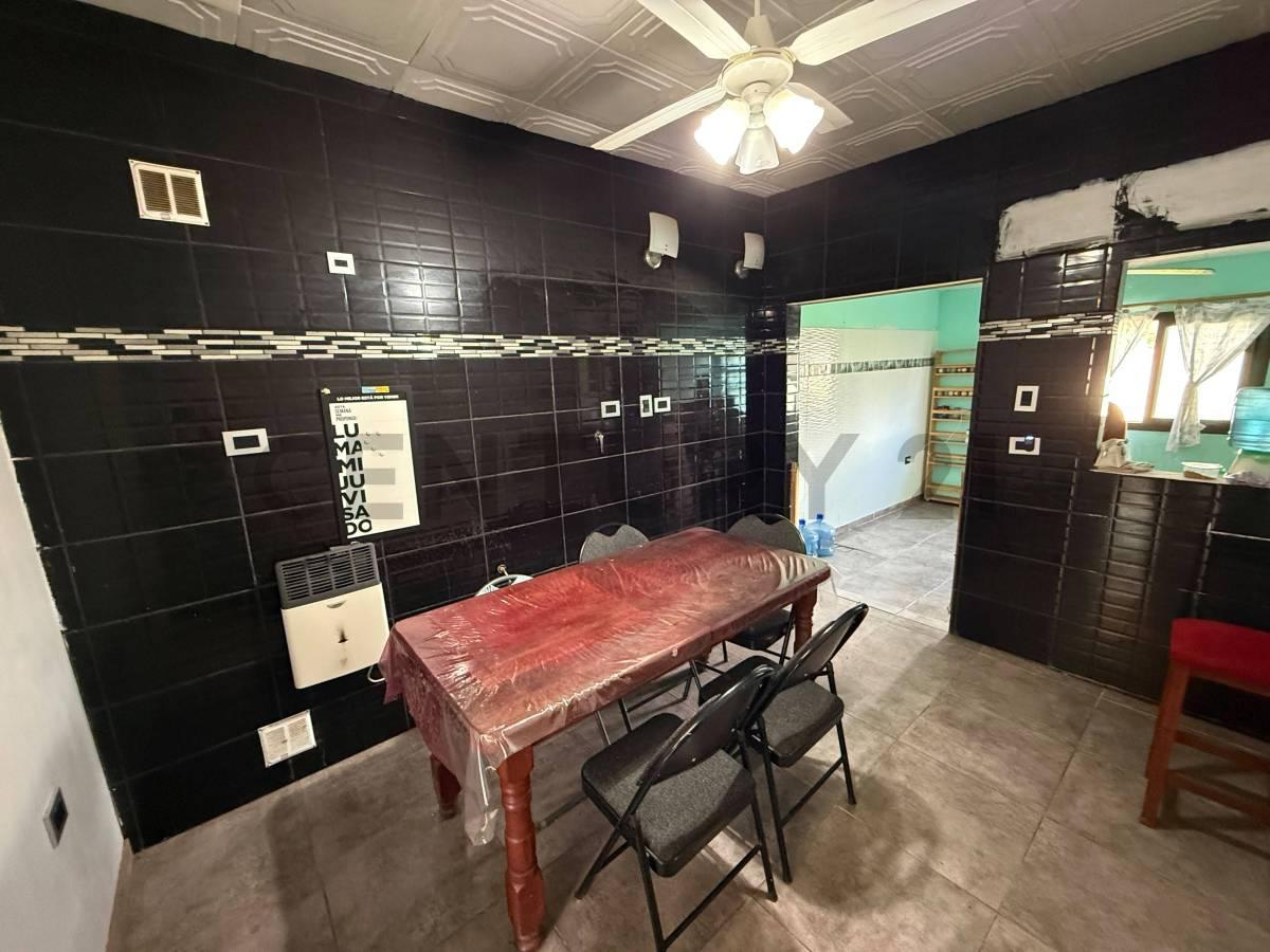 Foto de Casa de 3 dormitorios con Pileta en Venta en Sicardi, imagen 1