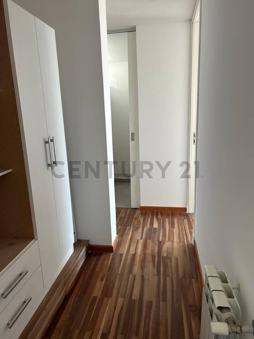 Foto de Departamento de 3 Dormitorios con 2 Cocheras en Venta-Parque San Martin, imagen 2
