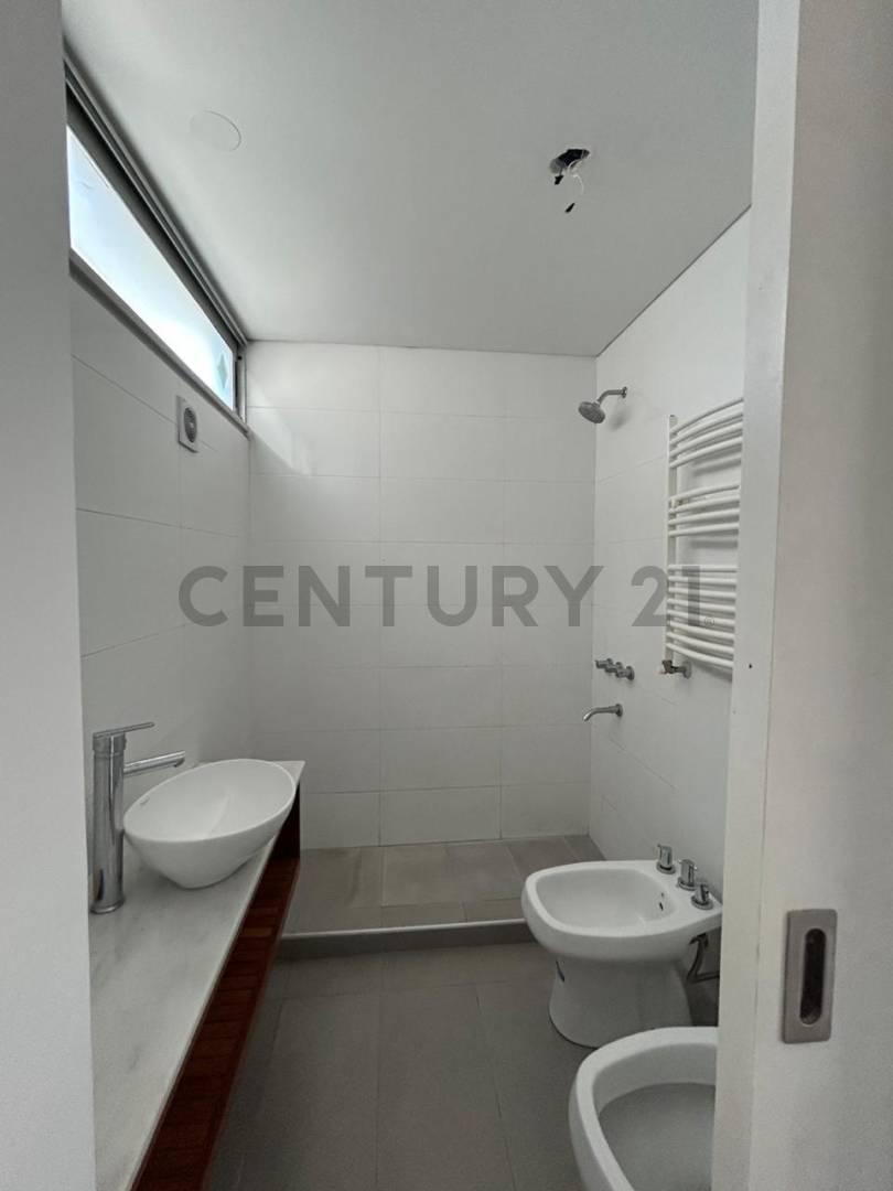 Foto de Departamento de 3 Dormitorios con 2 Cocheras en Venta-Parque San Martin, imagen 4