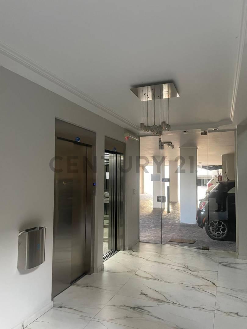 Foto de 40 entre 4 y 5-Departamento de 3 dormitorios en Venta., imagen 1