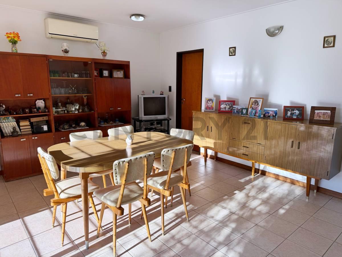 Foto de Casa de 2 Dormitorios en Venta en Abasto, imagen 3