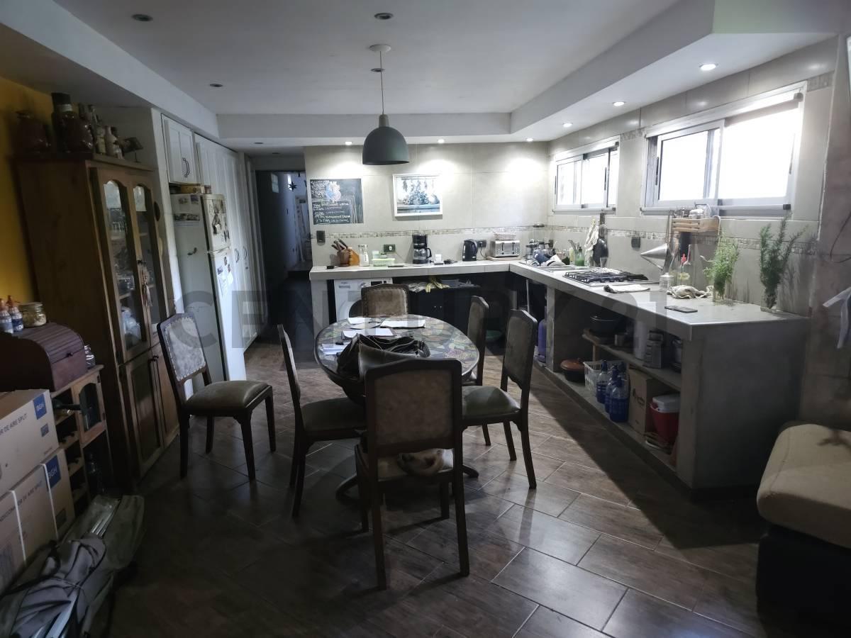 Foto de Casa de 3 Dormitorios en Venta en Parque Sicardi, imagen 2