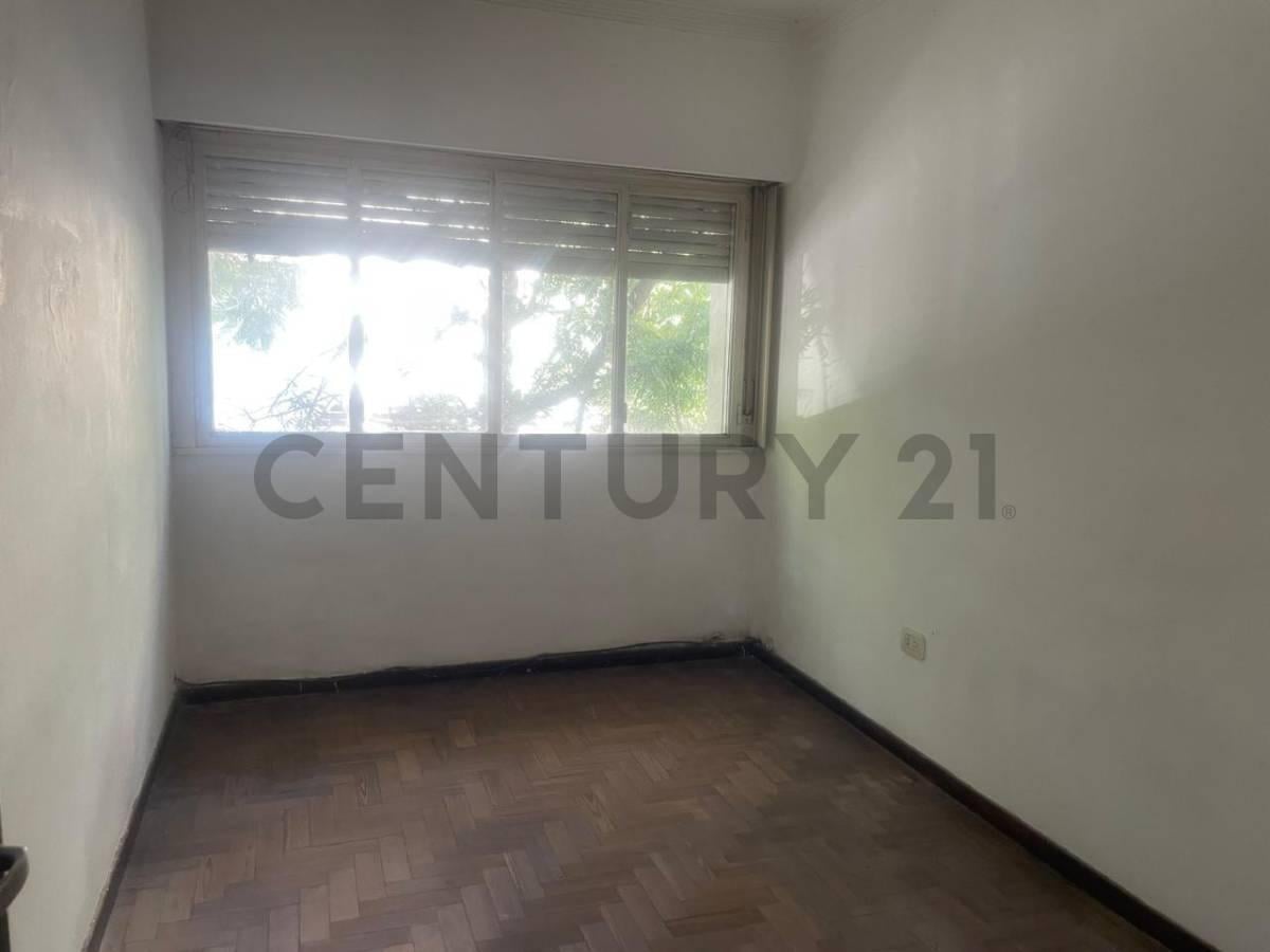 Foto de Departamento de 3 Dormitorios en Alquiler, imagen 2