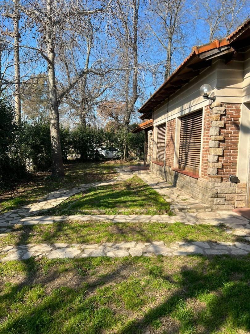 Foto de VENTA CASA EN VILLA ELISA LOTE DE 850 M2, imagen 3