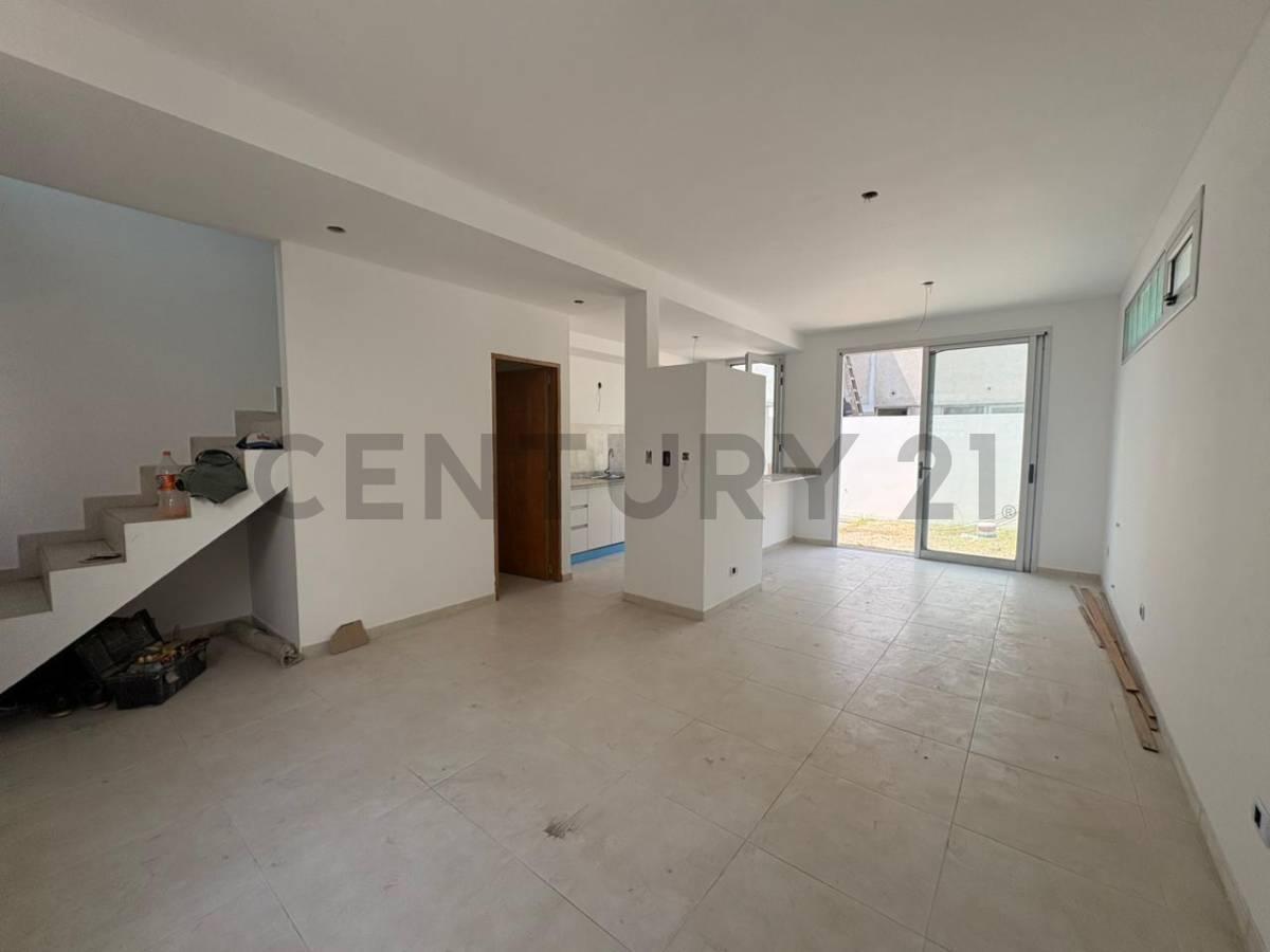 Foto de Duplex de 2 dormitorios en venta en Ringuelet, imagen 2