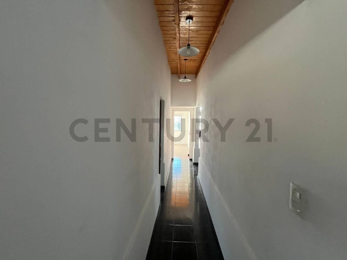 Foto de Casa de 3 Dormitorios en Venta en Parque Sicardi, imagen 3