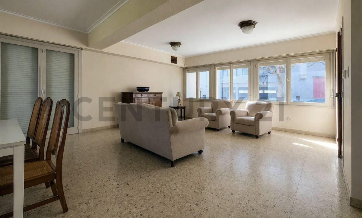 Foto de Casa de 4 Dormitorios en Venta - Parque San Martin, imagen 3