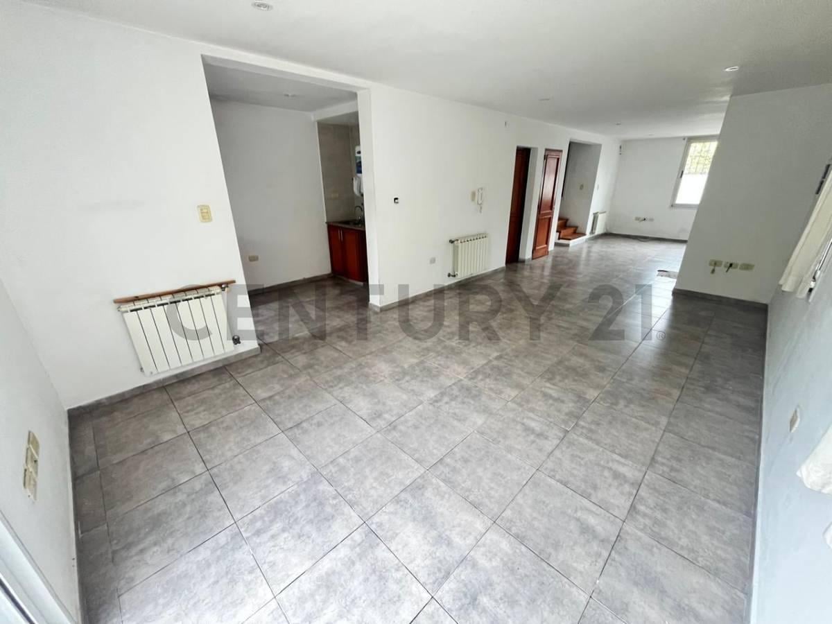 Foto de Casa Tipo Duplex de 3 dormitorios en Venta en Gonnet, imagen 5