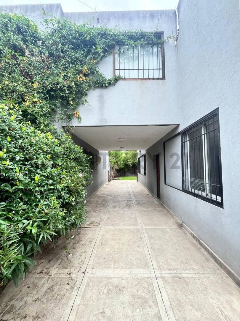 Foto de Duplex Tipo Casa en Venta 3 Habitaciones en Gonnet, imagen 1