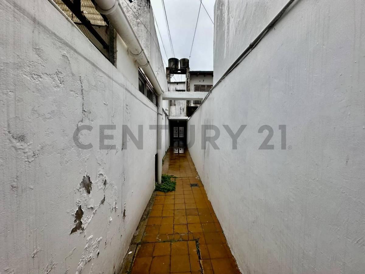 Foto de Monoambiente con Patio en Venta en La Plata, imagen 4