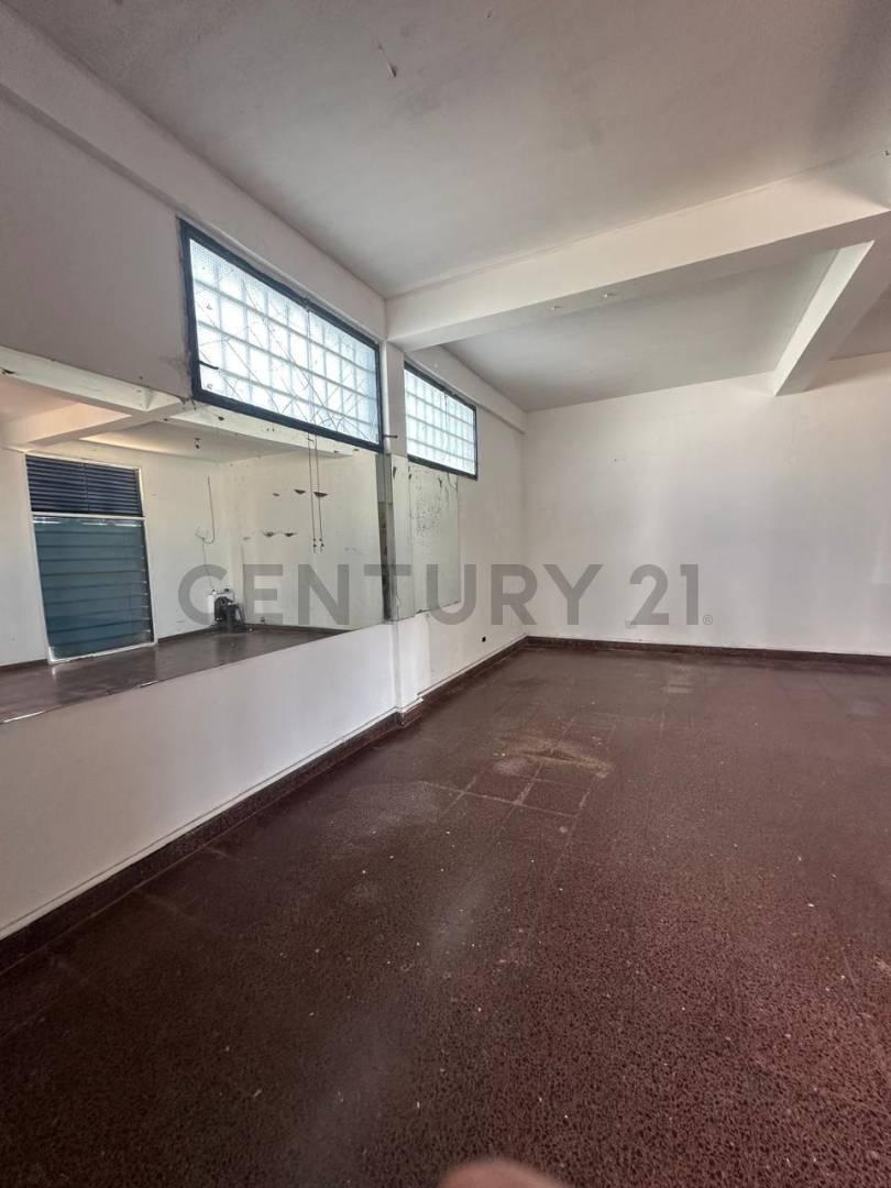 Foto de Local Comercial en Venta en Los Hornos, imagen 3