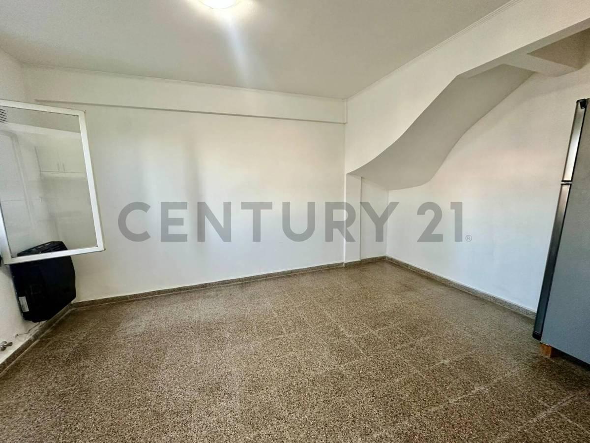 Foto de Departamento Tipo Dúplex Refaccionado a Nuevo en Venta, imagen 3