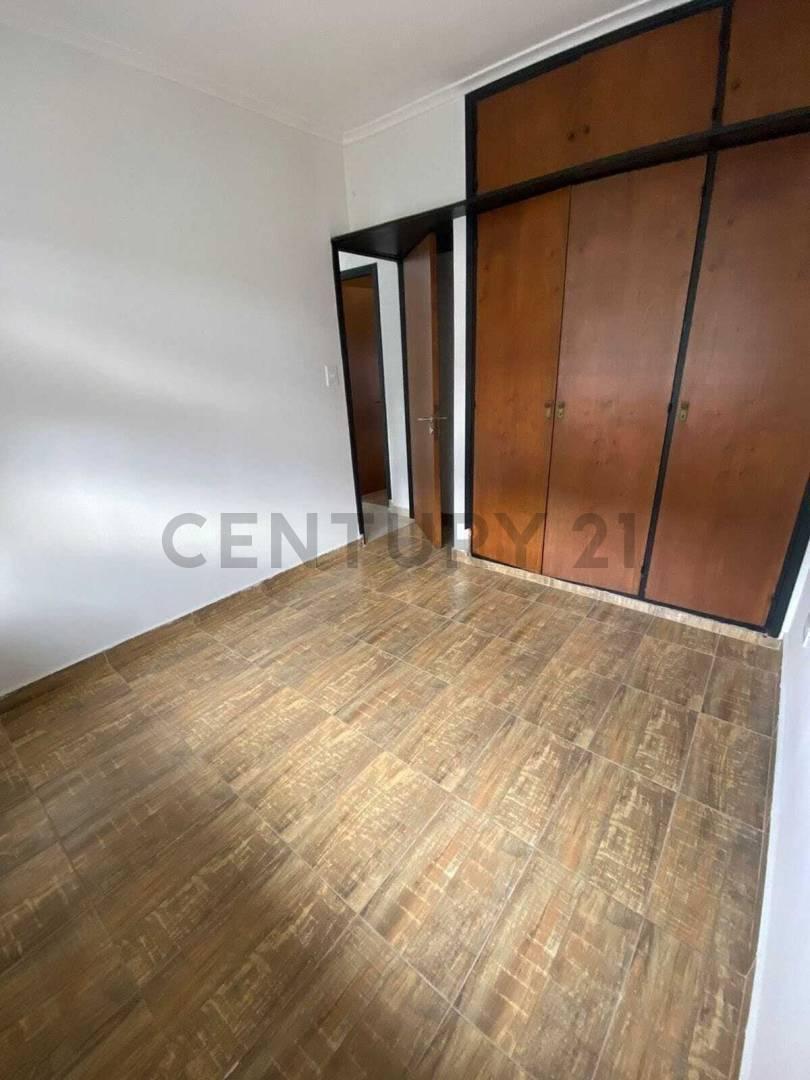 Foto de Departamento de 2 Dormitorios Refaccionado a Nuevo, imagen 2