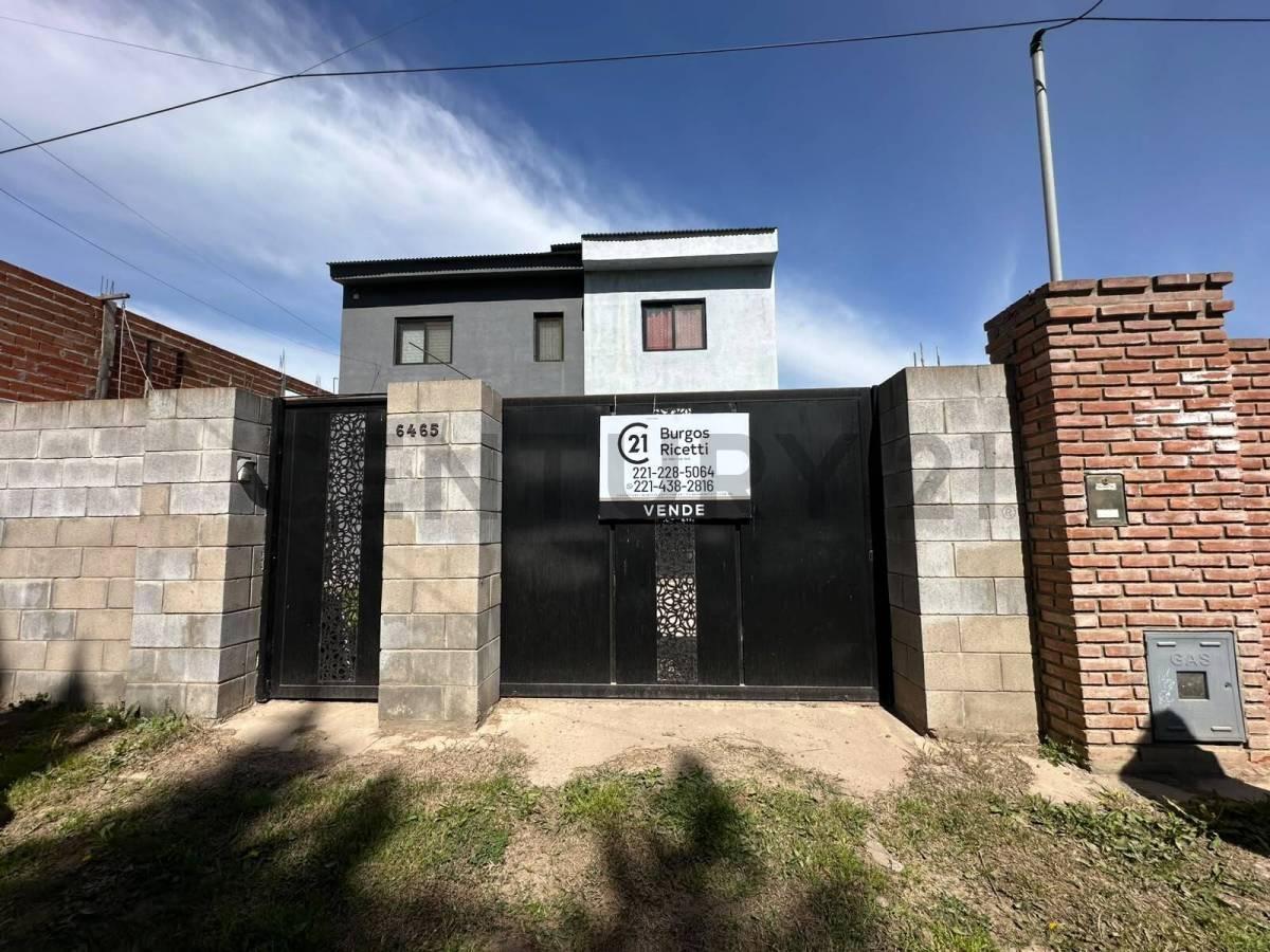 Foto de Casa de 3 dormitorios con Pileta en Venta en Sicardi, imagen 1