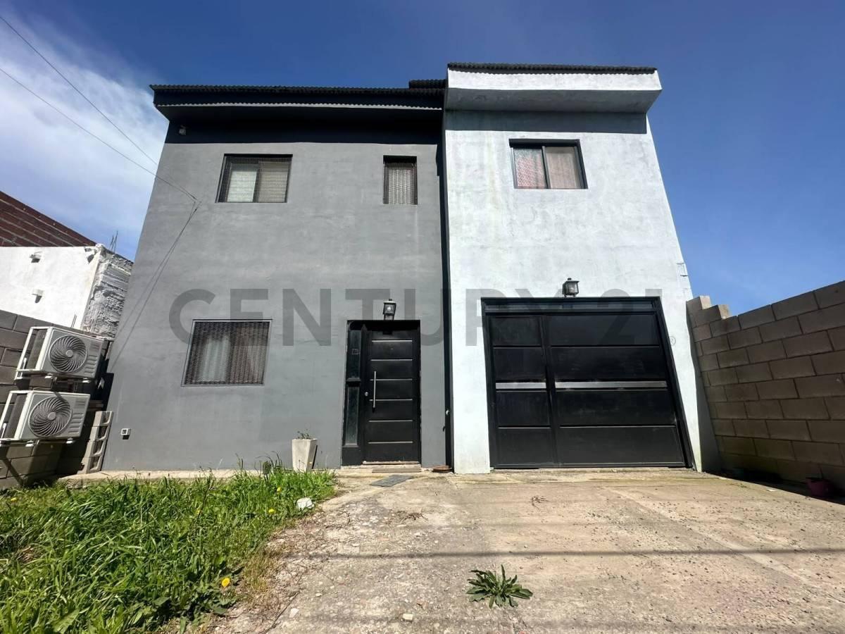Foto de Casa de 3 dormitorios con Pileta en Venta en Sicardi, imagen 3