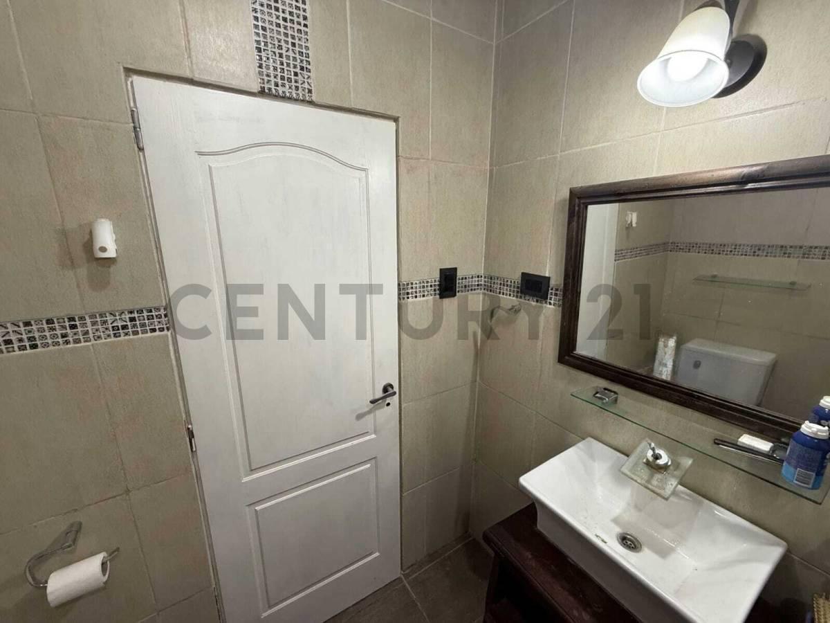 Foto de Casa de 3 dormitorios con Pileta en Venta en Sicardi, imagen 4