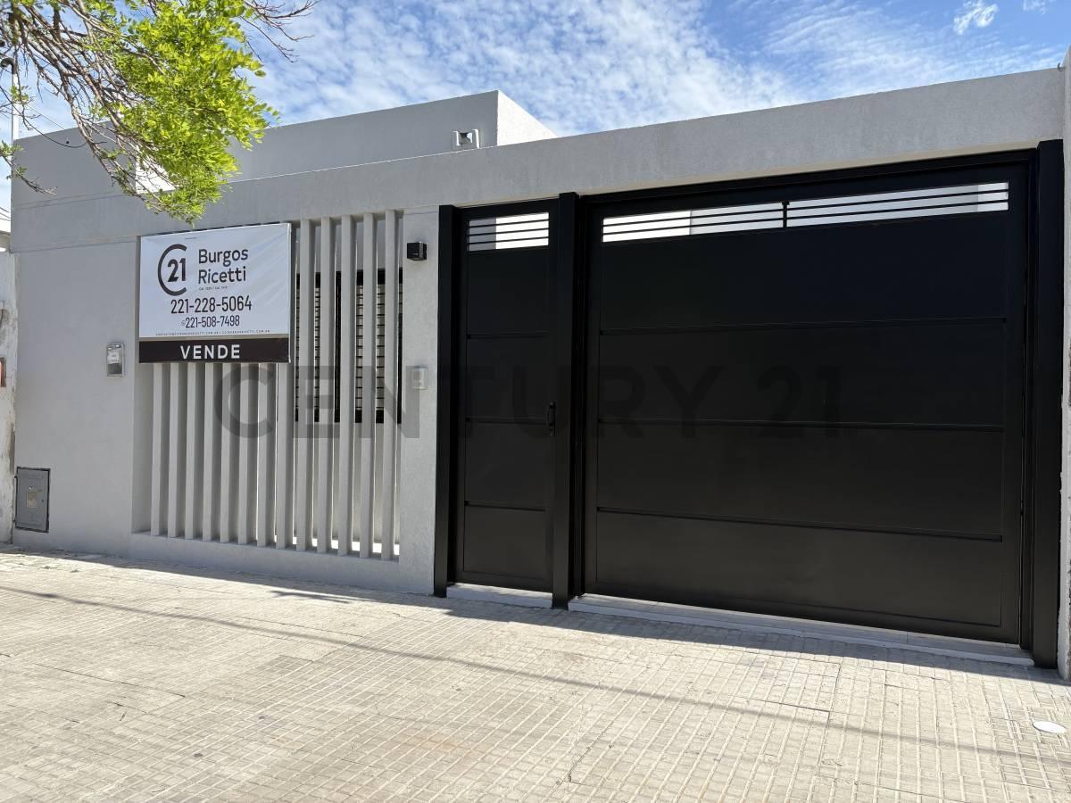 Foto de Venta de casa a estrenar de tres dormitorios y parque, La Plata, imagen 1