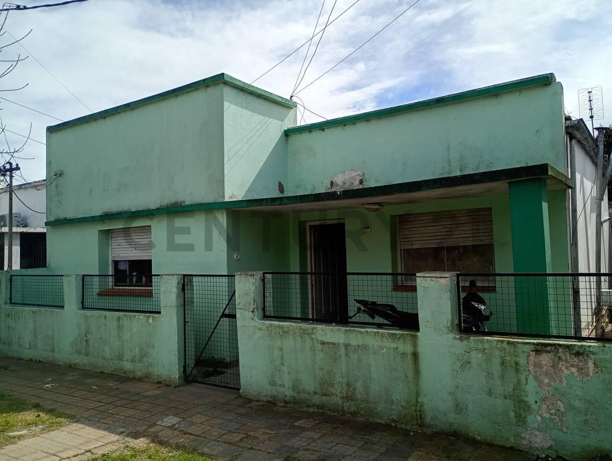 Foto de Casa de 2 Dormitorios en Venta en El Dique-Ensenada, imagen 2