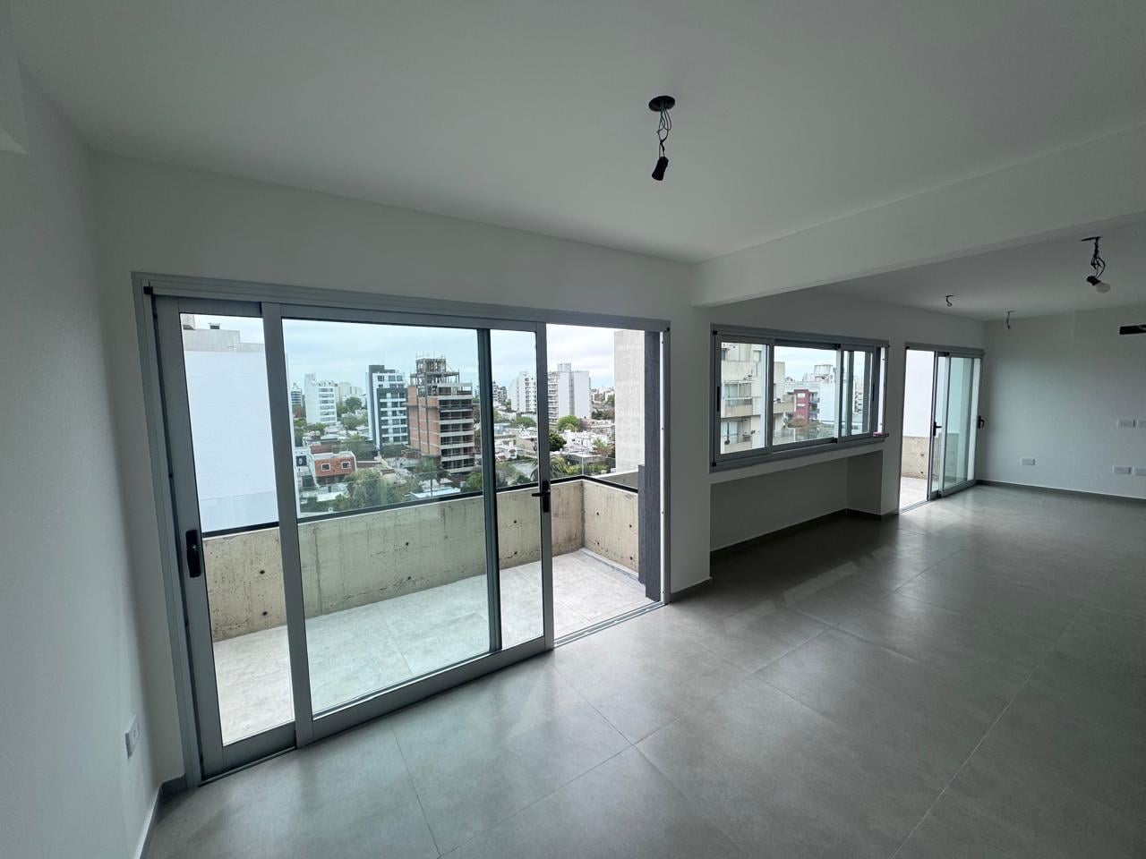 Foto de Departamento de 2 Dormitorios Tipo Piso en Venta, imagen 1