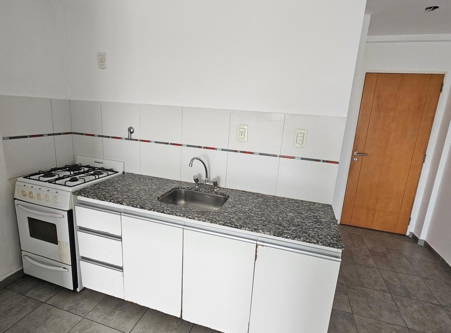Foto de Monoambiente con Balcón en Alquiler, imagen 1
