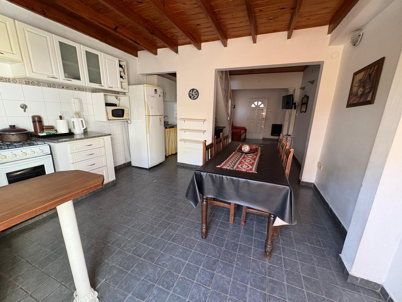 Foto de Ph de 3 dormitorios y parque en venta en La Plata, imagen 2