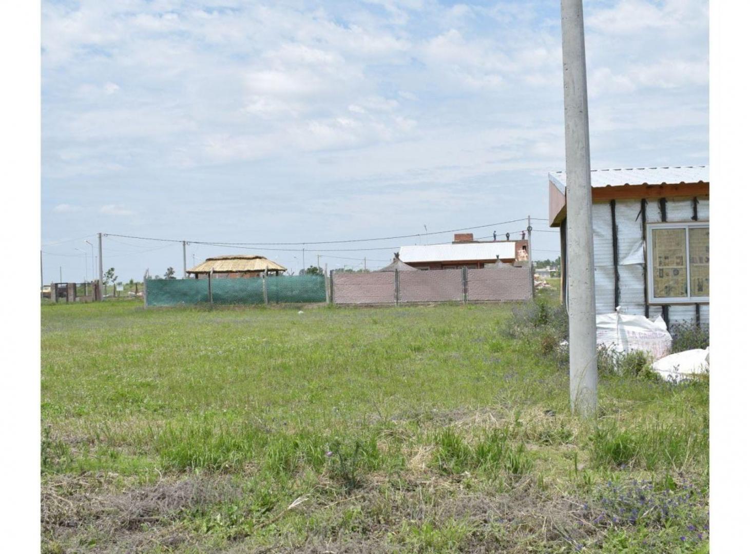 LOTE EN ALVEAR - Campos del Oeste - 300m2