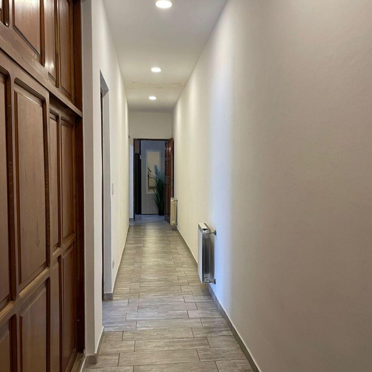 Venta Casa 2 Dorm., Cochera, Quincho y Pileta en Fisherton 3