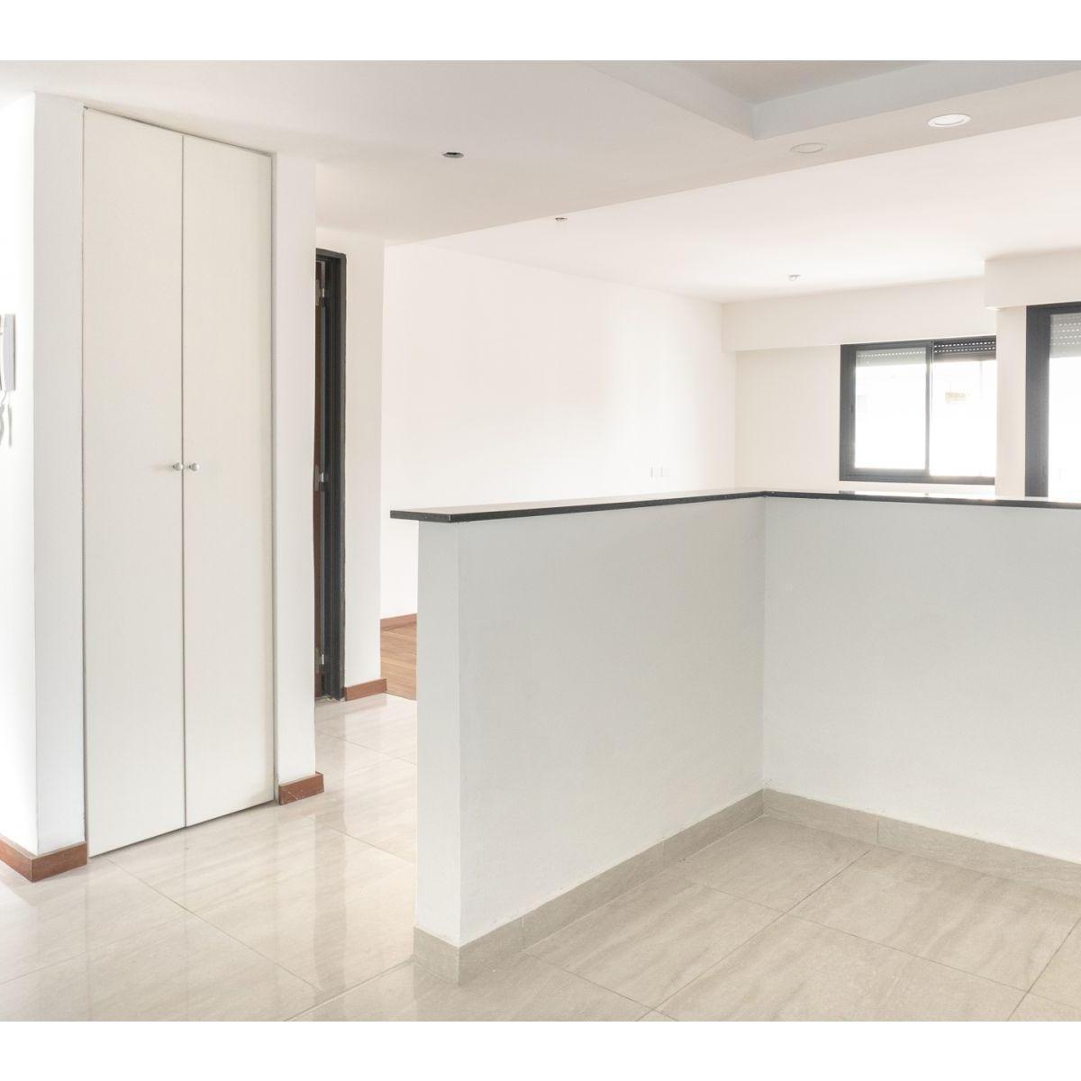 Venta. departamento 2 dormitorios con cochera barrio Martin