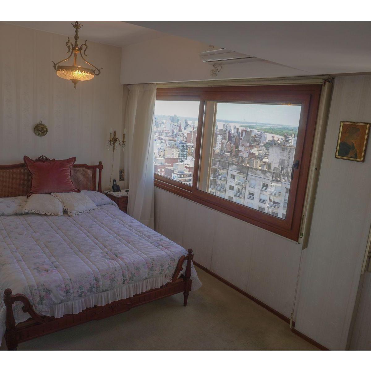 Departamento de 4 Dorm. con Cochera - Vista Parcial Al Río 1